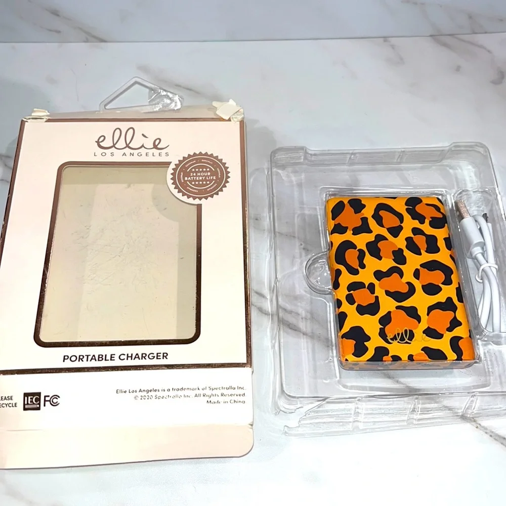 NEW Ellie portable charger leopard